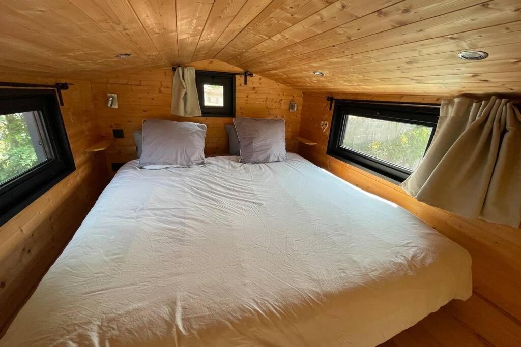 séjour insolite et écologique dans une Tiny house Aigues-Mortes Esterno foto