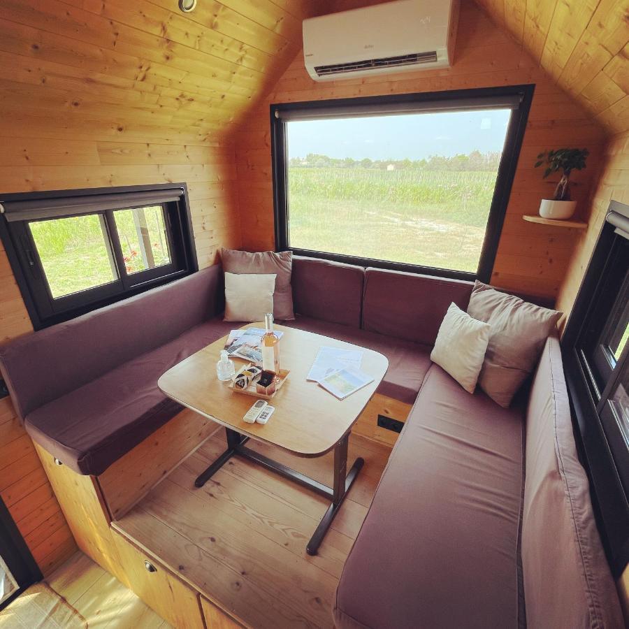 séjour insolite et écologique dans une Tiny house Aigues-Mortes Esterno foto