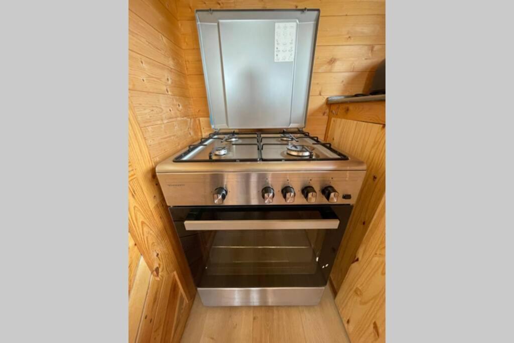séjour insolite et écologique dans une Tiny house Aigues-Mortes Esterno foto