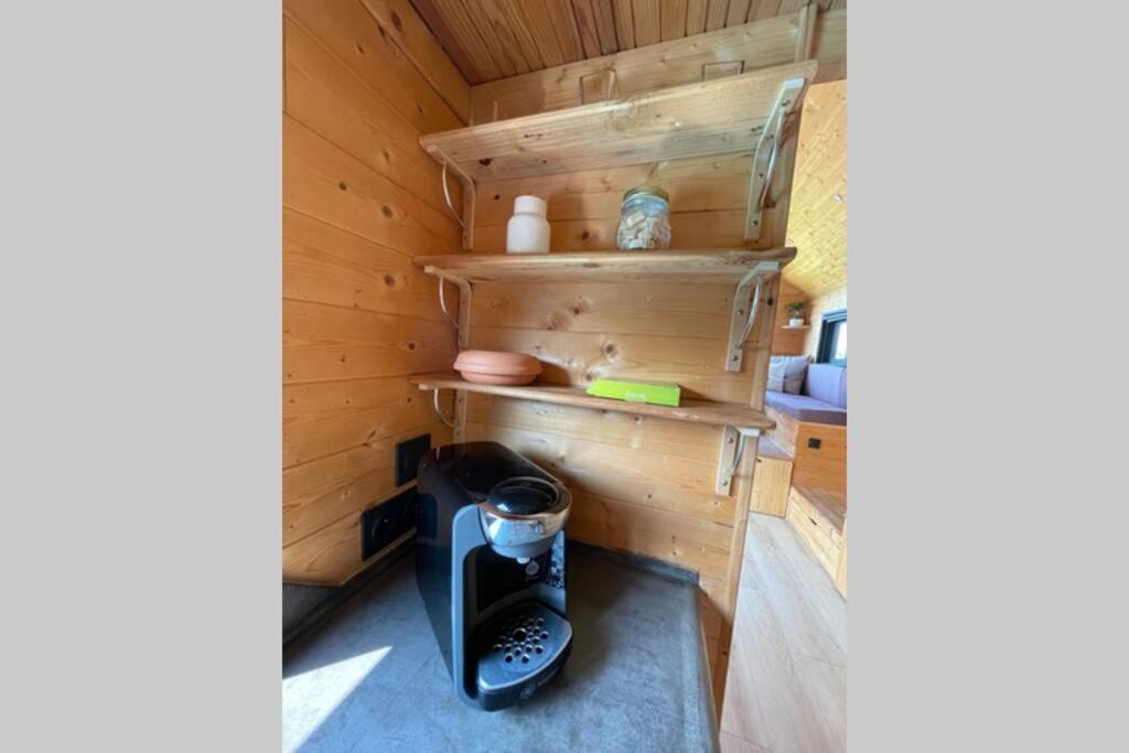 séjour insolite et écologique dans une Tiny house Aigues-Mortes Esterno foto