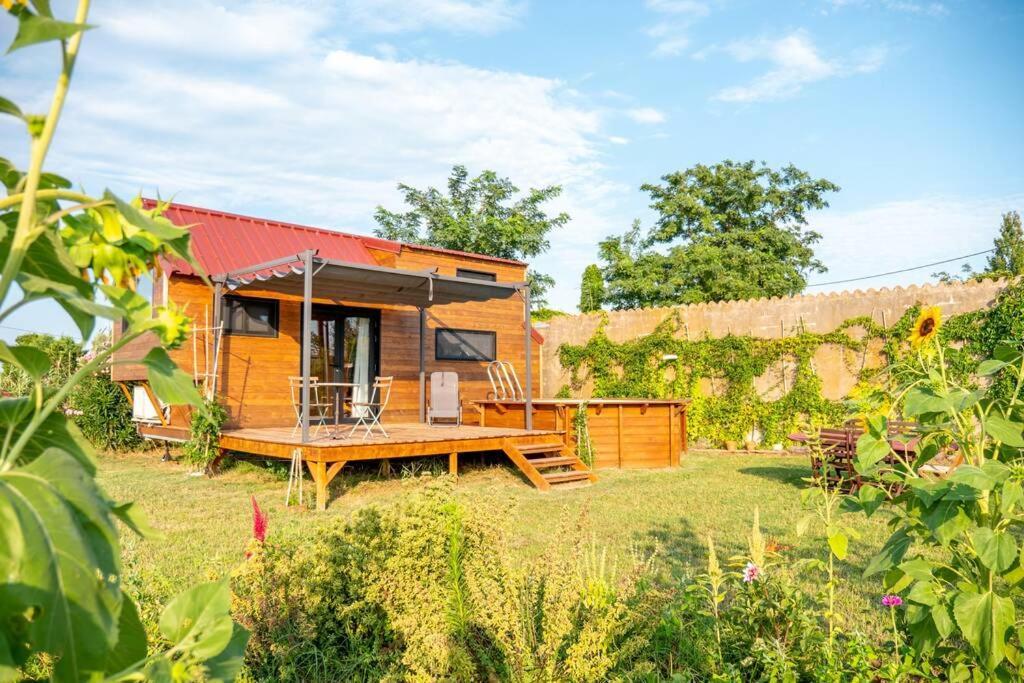 séjour insolite et écologique dans une Tiny house Aigues-Mortes Esterno foto
