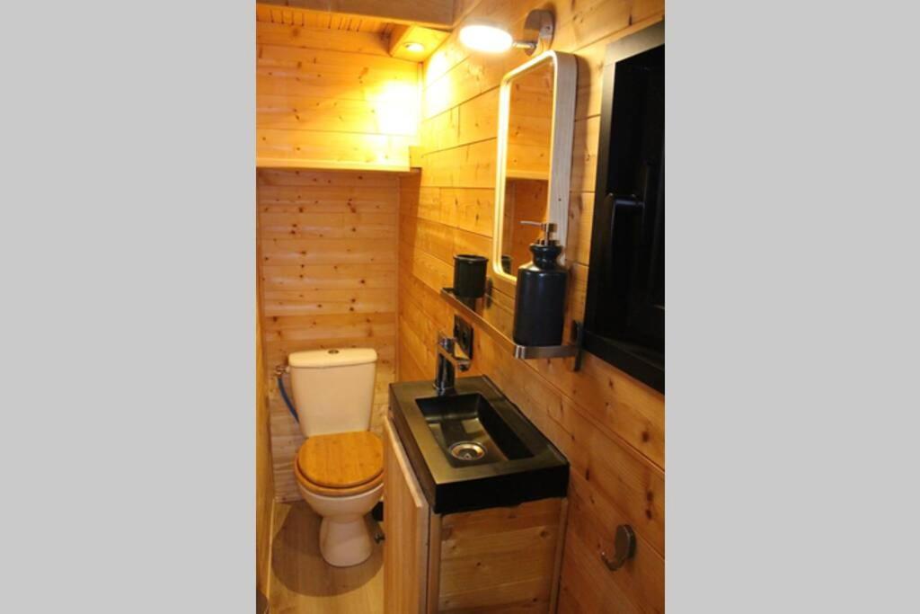 séjour insolite et écologique dans une Tiny house Aigues-Mortes Esterno foto
